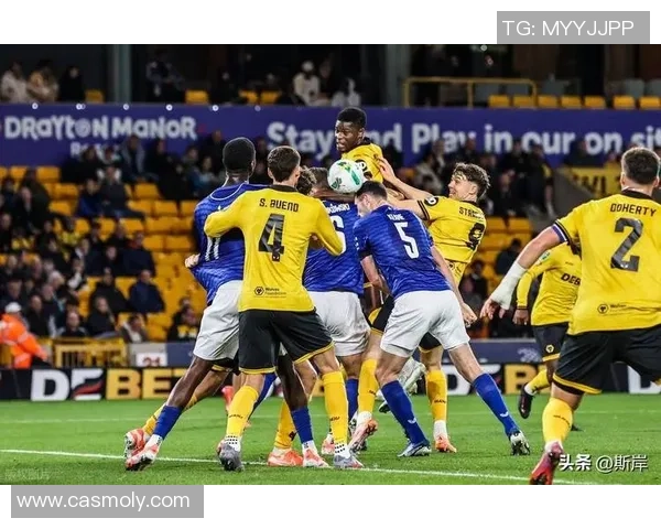 桑德兰凭半场精彩撞墙配合领先狼队 穆基勒破门狼队0射正陷困境